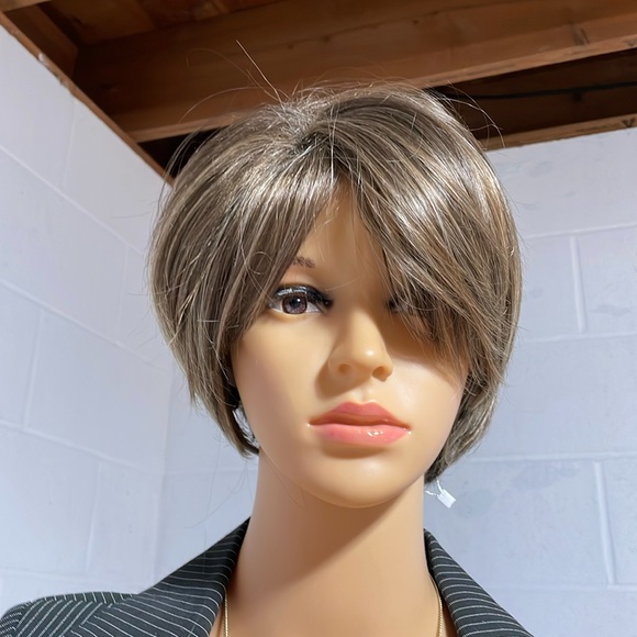 NWT short brown wig men’s dimension blonde highlights approx 10” 130 density - Picture 3 of 16